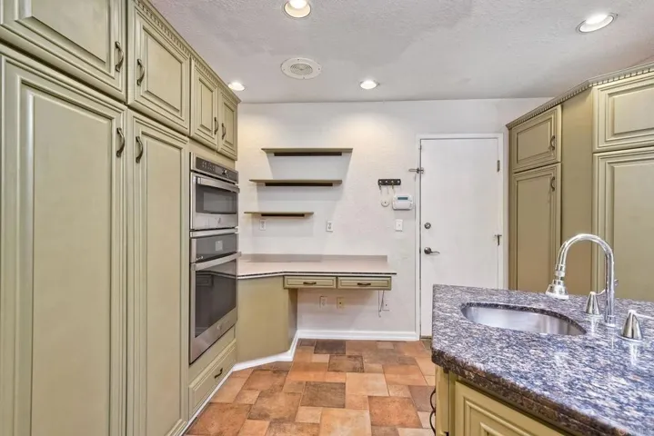 200 Calle Isabel, San Marcos, California 92069