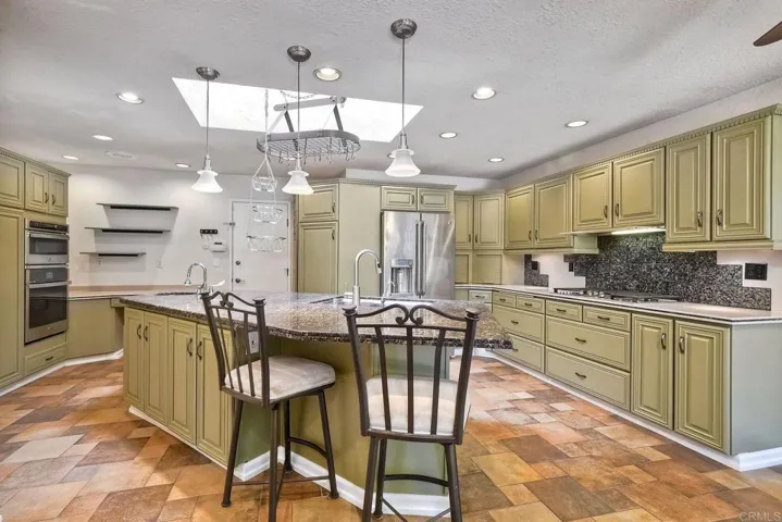 200 Calle Isabel, San Marcos, California 92069
