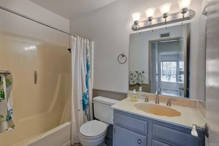 200 Calle Isabel, San Marcos, California 92069