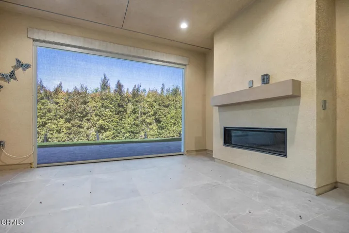2294 Jovana Ct Camarillo CA-large-040-00