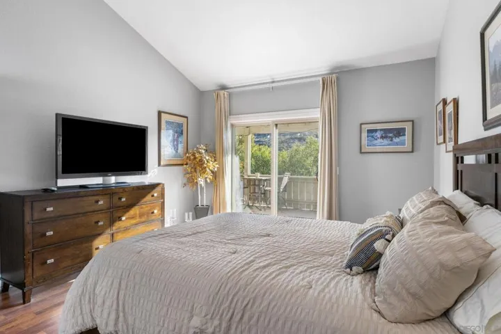 5737 Adobe Falls Road A, San Diego, California 92120