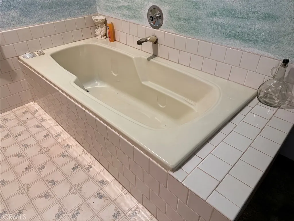 35648 Mountain View Road, Hinkley, California 92347 home-pic-23