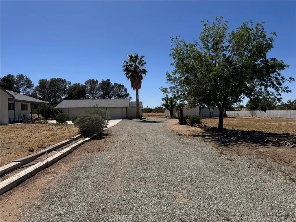 35648 Mountain View Road, Hinkley, California 92347 home-pic-36