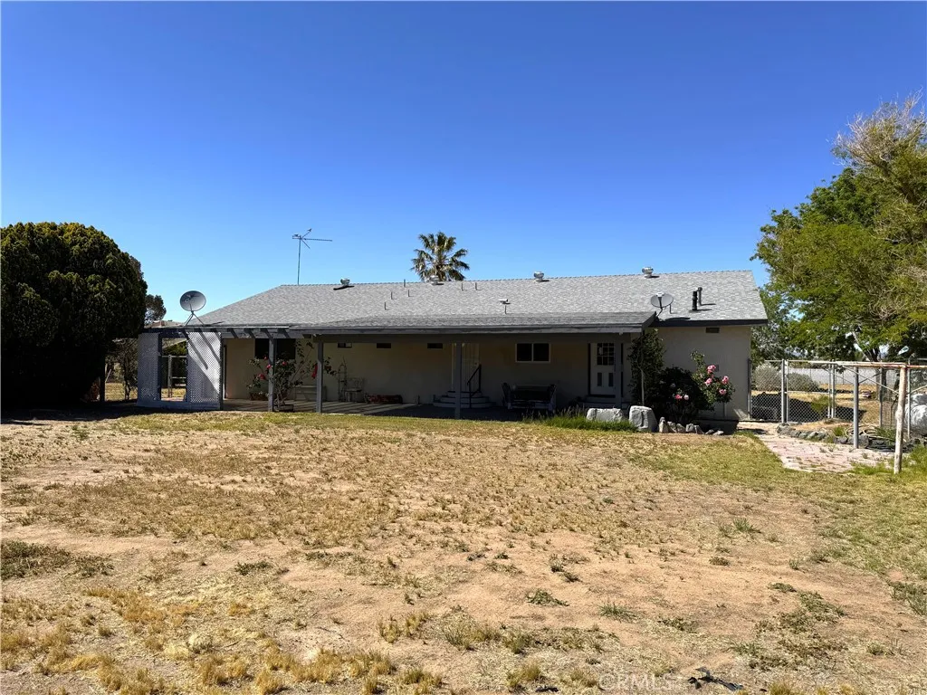 35648 Mountain View Road, Hinkley, California 92347 home-pic-46