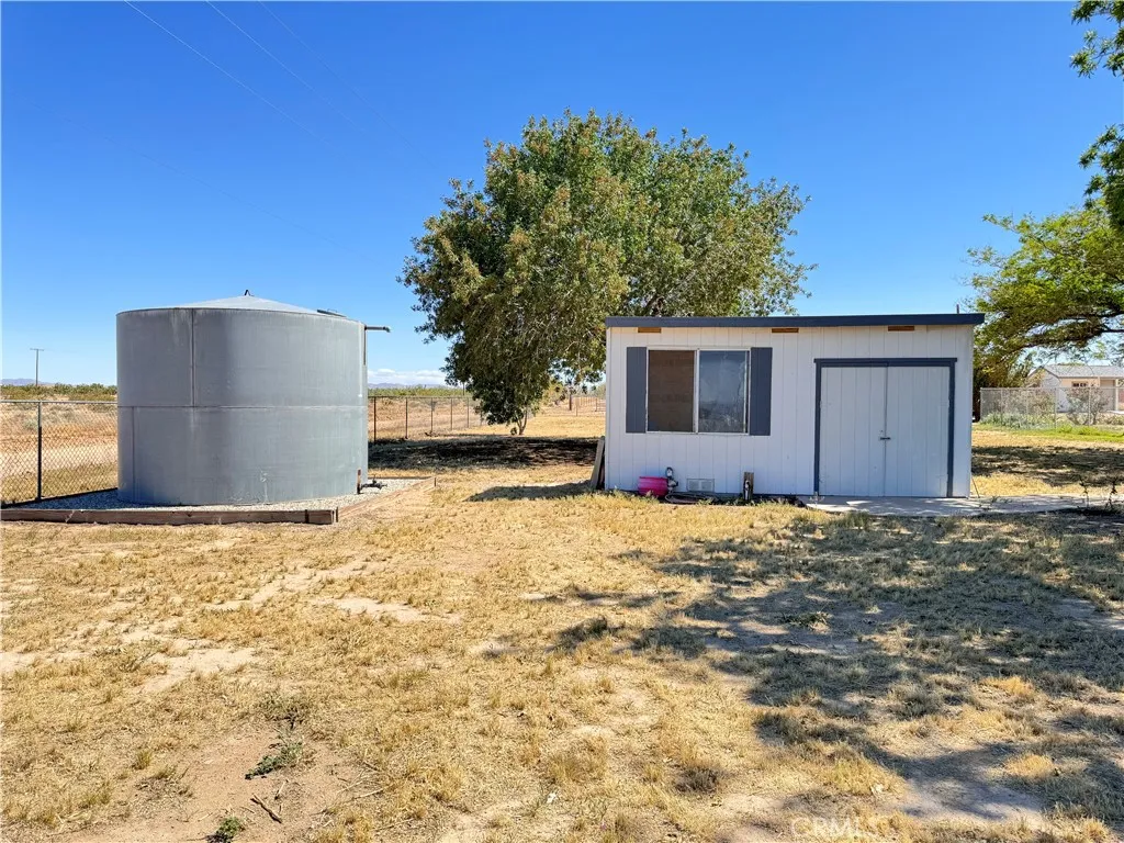 35648 Mountain View Road, Hinkley, California 92347 home-pic-38