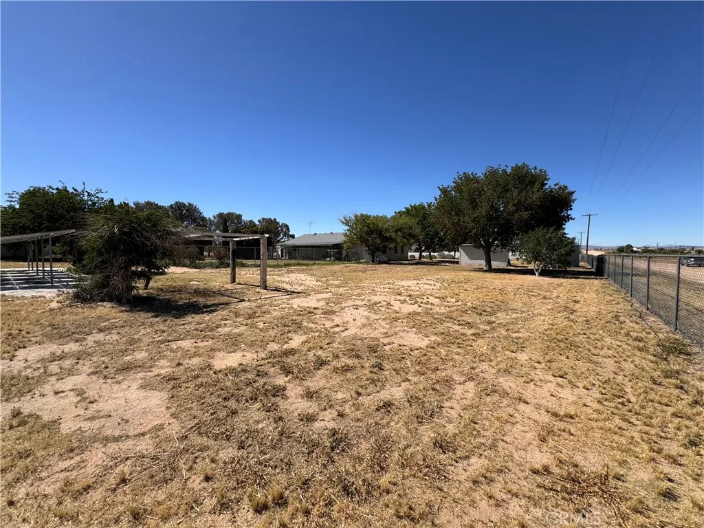 35648 Mountain View Road, Hinkley, California 92347 home-pic-39