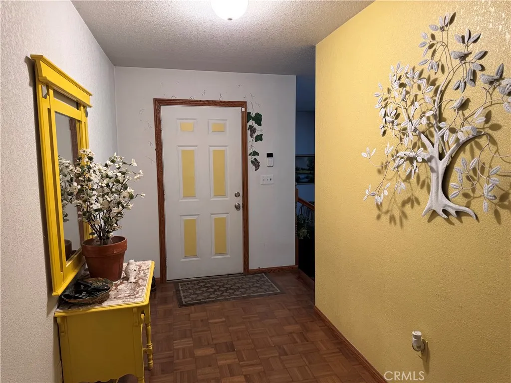 35648 Mountain View Road, Hinkley, California 92347 home-pic-3