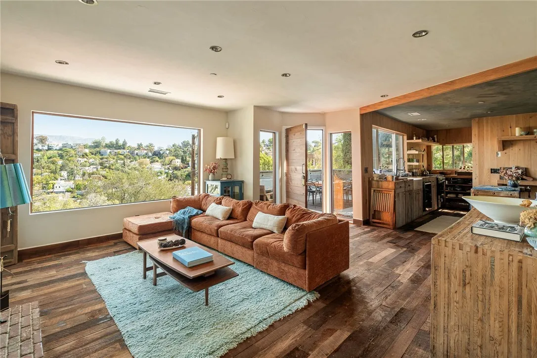 1351 Columbia Drive, Glendale, California 91205 home-pic-4