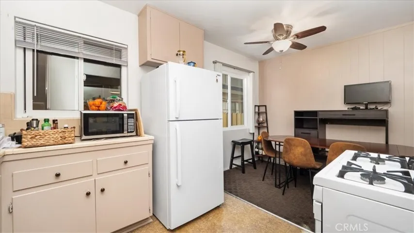 1112 Hope Street, South Pasadena, California 91030