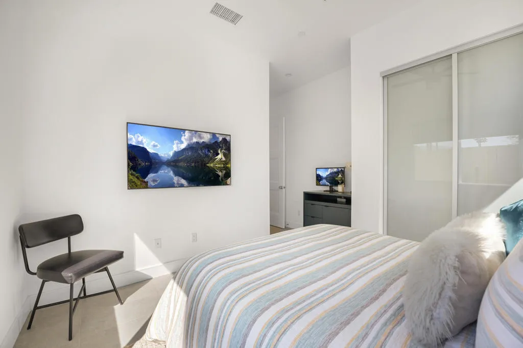 743 Fountain Drive, Palm Springs, California 92262 home-pic-22