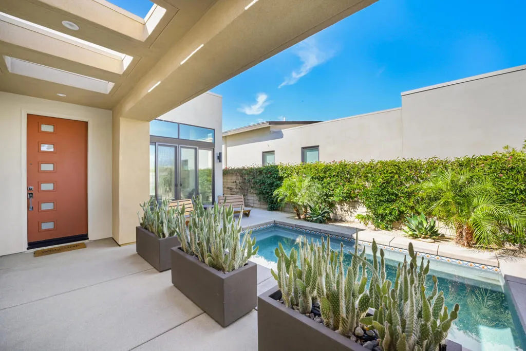 743 Fountain Drive, Palm Springs, California 92262 home-pic-1