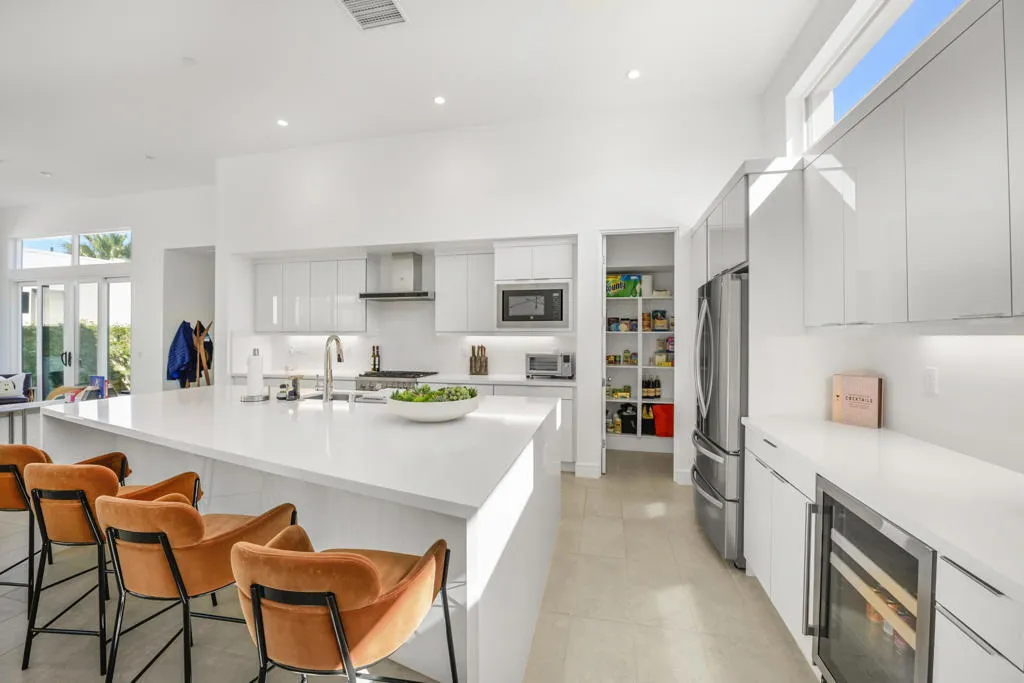 743 Fountain Drive, Palm Springs, California 92262 home-pic-8