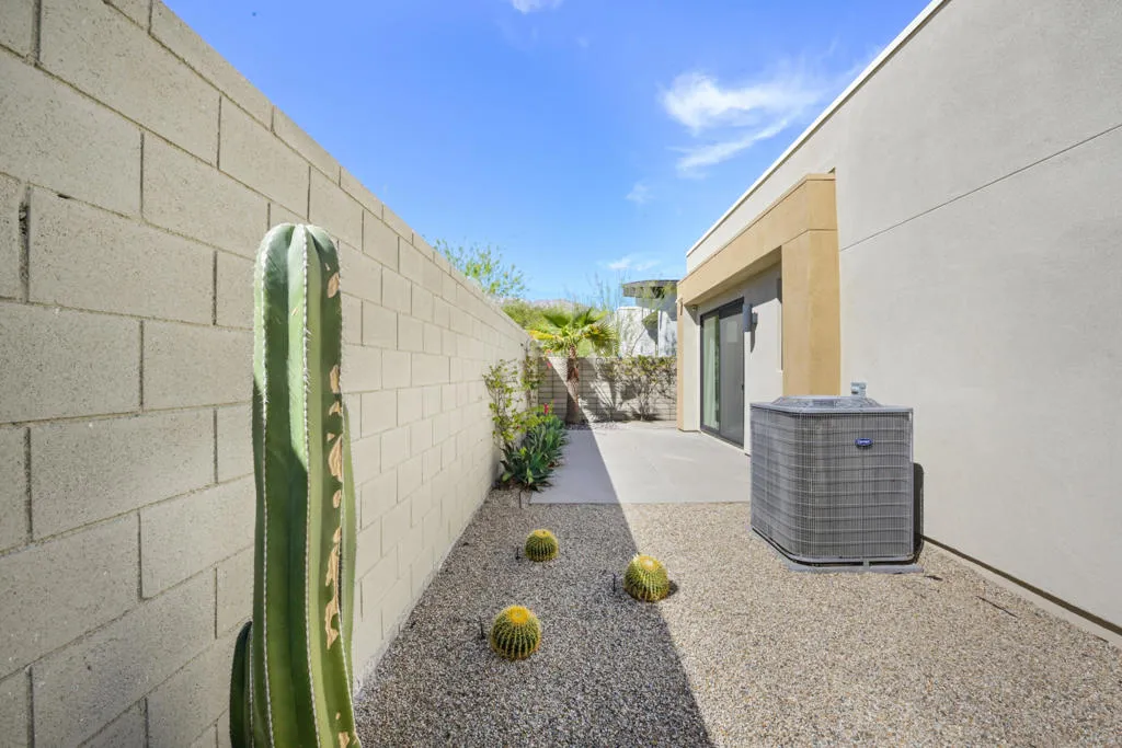 743 Fountain Drive, Palm Springs, California 92262 home-pic-32