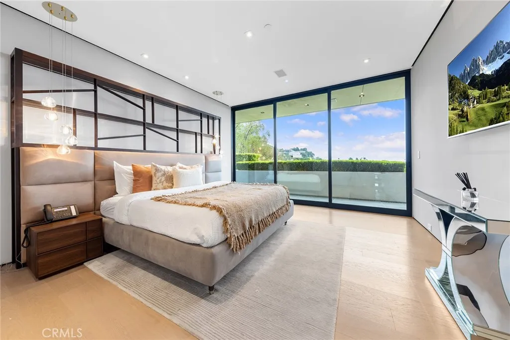 9199 Thrasher Avenue, Los Angeles, California 90069 home-pic-59