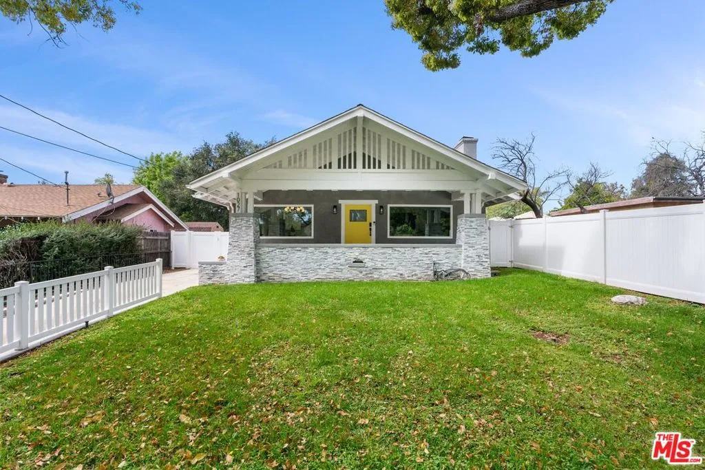 1027 N Summit Avenue, Pasadena, California 91103, 3 Bedrooms Bedrooms, ,2 BathroomsBathrooms,Residential,For Sale,Summit,25515939
