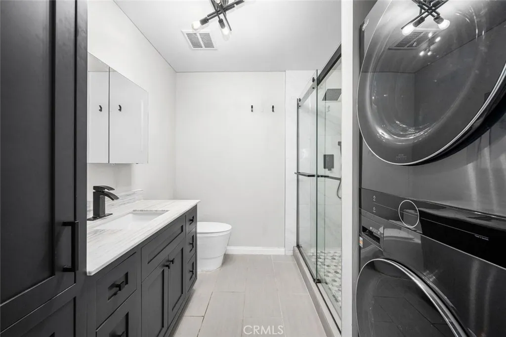 611 W Broadway, Anaheim, California 92805 home-pic-27