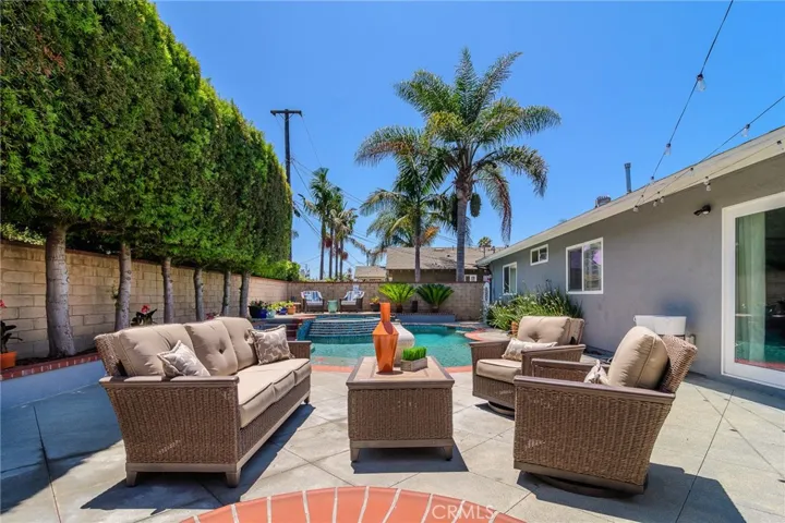 17692 Collins Circle, Huntington Beach, California 92647