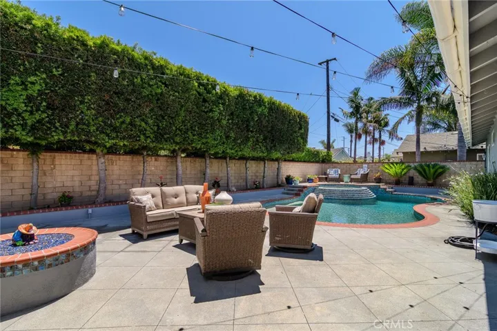 17692 Collins Circle, Huntington Beach, California 92647