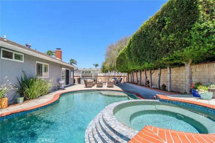 17692 Collins Circle, Huntington Beach, California 92647