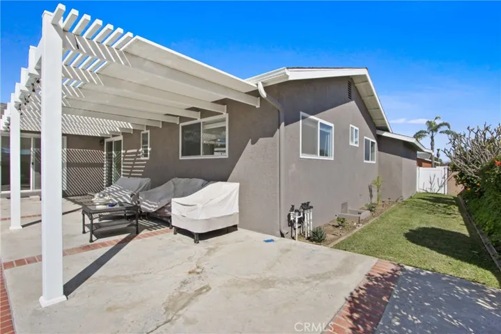 8402 Daren Circle, Huntington Beach, California 92646