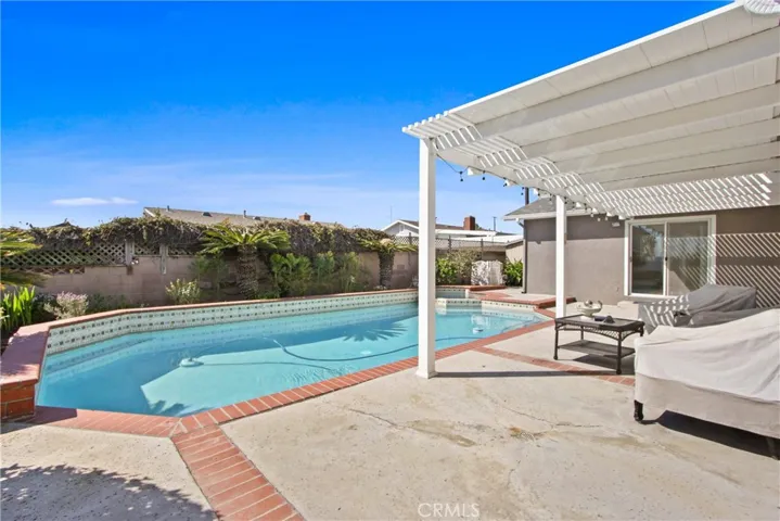 8402 Daren Circle, Huntington Beach, California 92646