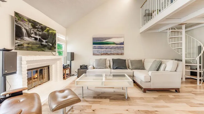 542 Via De La Valle H, Solana Beach, California 92075