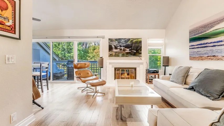 542 Via De La Valle H, Solana Beach, California 92075