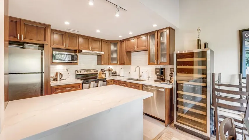542 Via De La Valle H, Solana Beach, California 92075