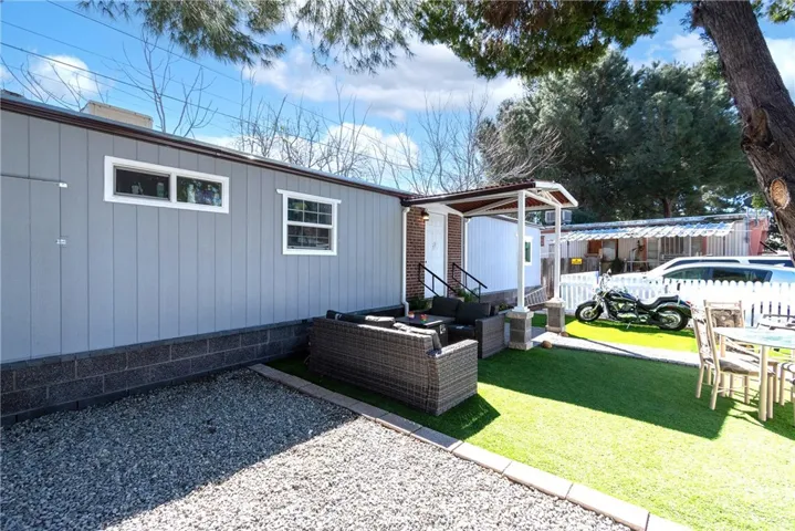 4015 Mountain # 27 Drive, San Bernardino, California 92407