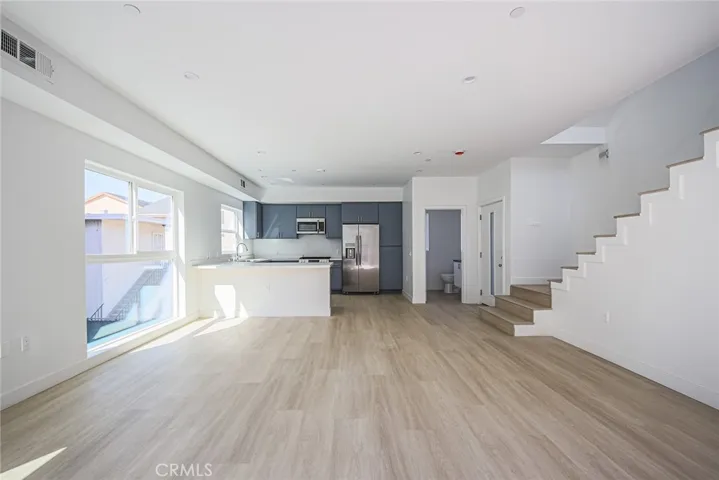 5263 Cartwright Avenue, North Hollywood, California 91601