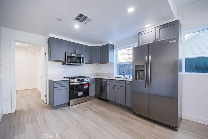 5263 Cartwright Avenue, North Hollywood, California 91601