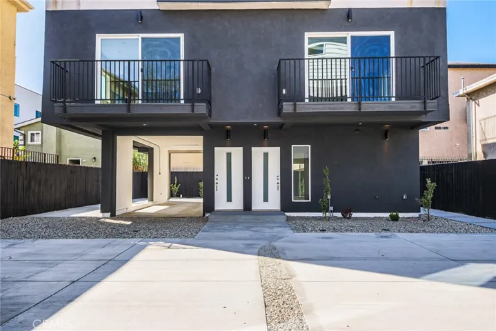 5263 Cartwright Avenue, North Hollywood, California 91601