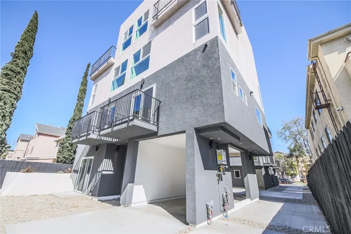 5263 Cartwright Avenue, North Hollywood, California 91601