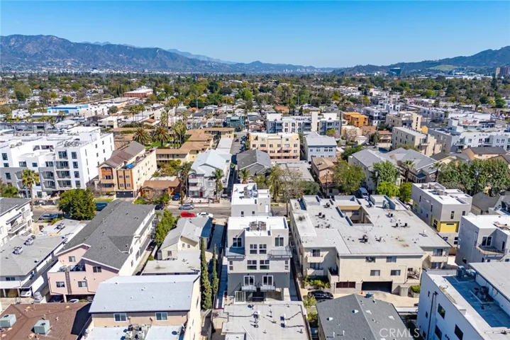 5263 Cartwright Avenue, North Hollywood, California 91601