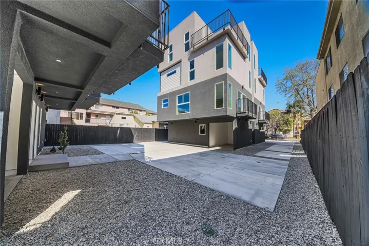 5263 Cartwright Avenue, North Hollywood, California 91601