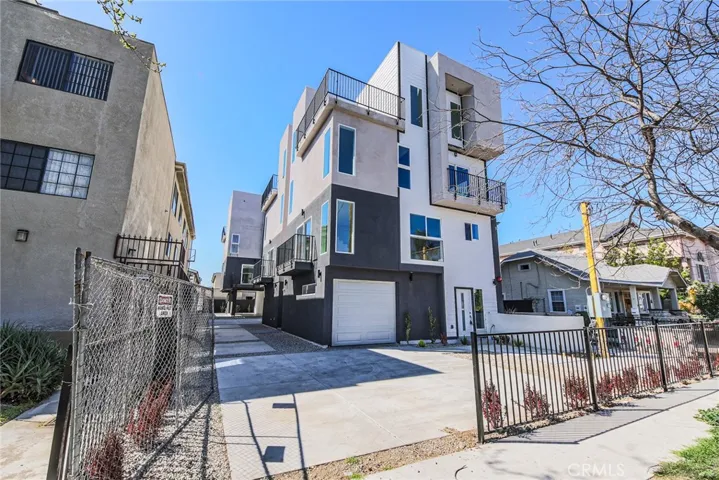 5263 Cartwright Avenue, North Hollywood, California 91601