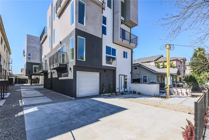5263 Cartwright Avenue, North Hollywood, California 91601