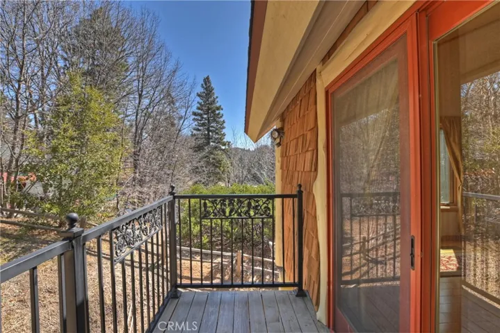 29388 Hook Creek Road, Cedar Glen, California 92321