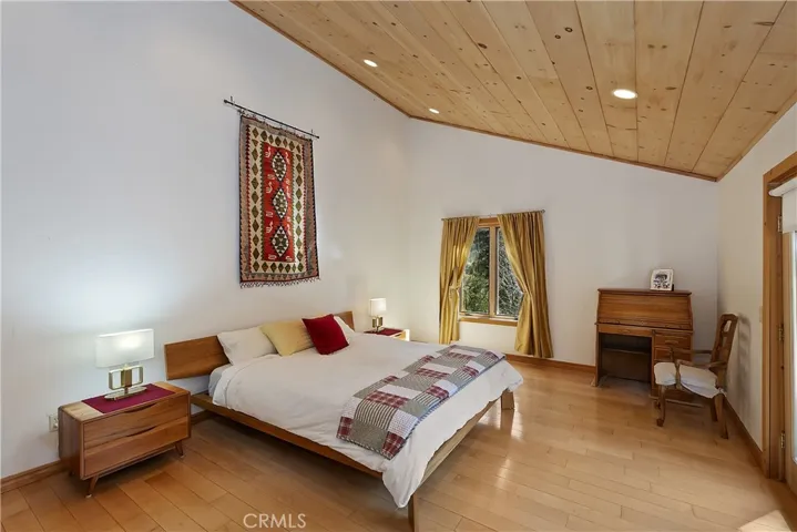 29388 Hook Creek Road, Cedar Glen, California 92321