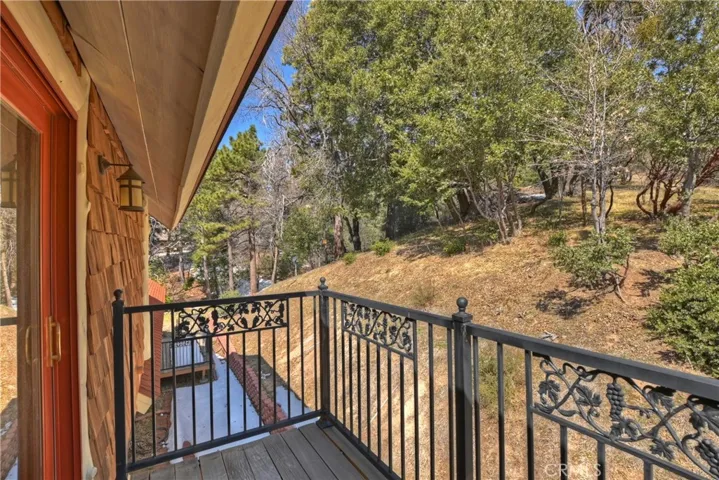 29388 Hook Creek Road, Cedar Glen, California 92321