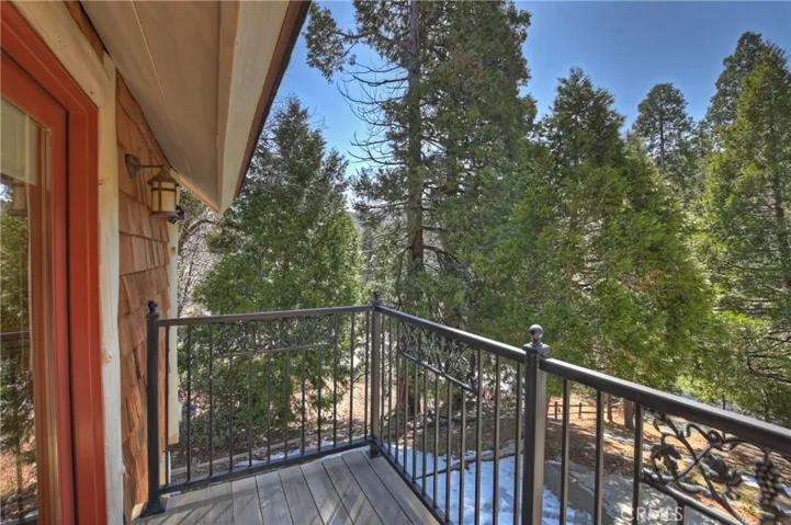 29388 Hook Creek Road, Cedar Glen, California 92321