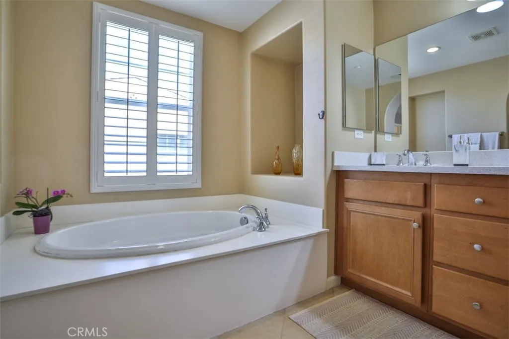 4445 Owens Street 105, Corona, California 92883 home-pic-26