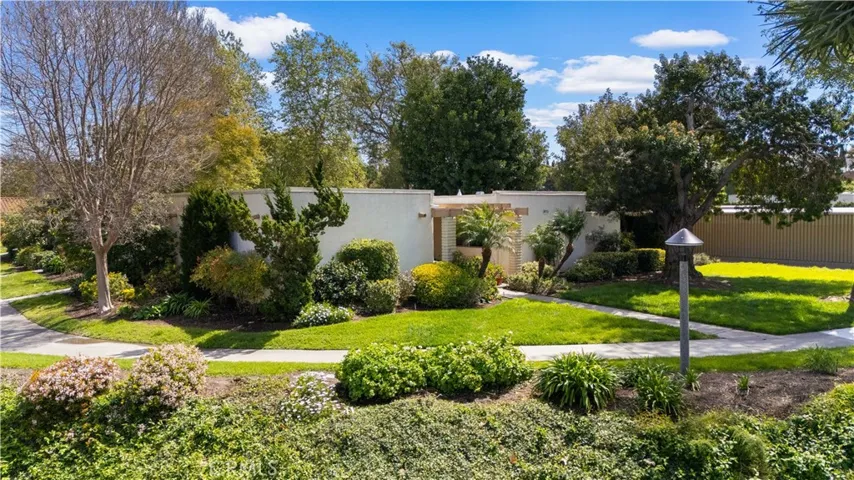 3013 D Via Buena Vista, Laguna Woods, California 92637