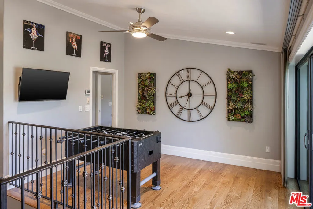 3310 Bennett Drive, Los Angeles, California 90068 home-pic-22