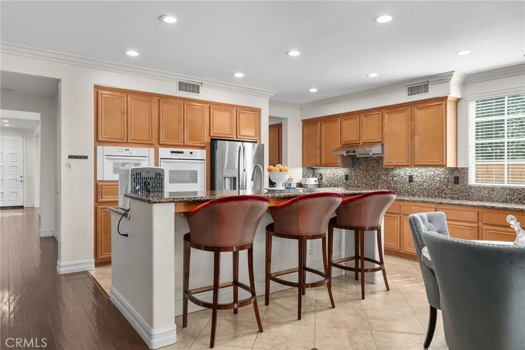 8224 Fieldstream Court, Eastvale, California 92880 home-pic-10