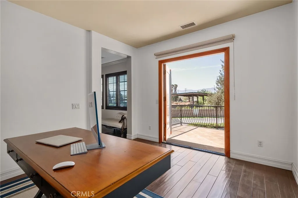 8224 Fieldstream Court, Eastvale, California 92880 home-pic-34