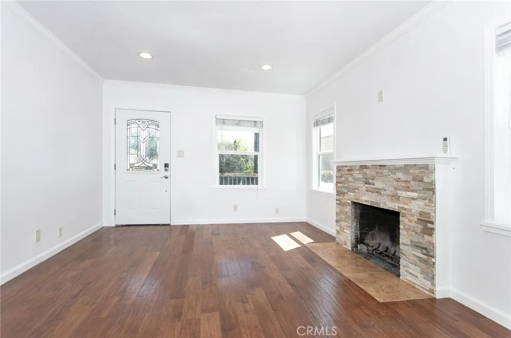 4355 Pennsylvania Avenue, La Crescenta, California 91214 home-pic-3