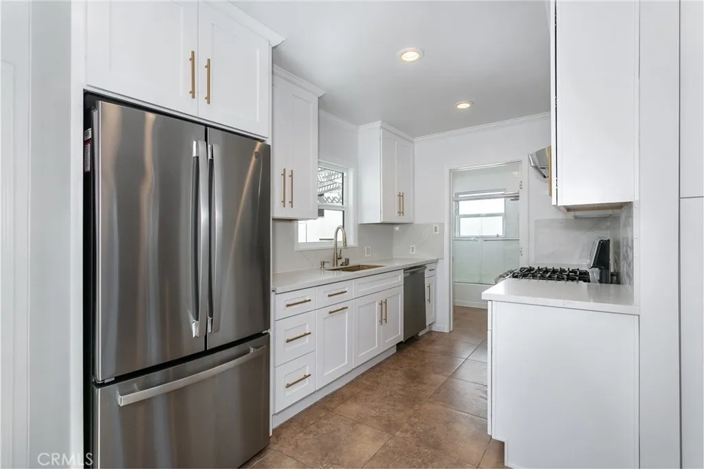 4355 Pennsylvania Avenue, La Crescenta, California 91214 home-pic-8