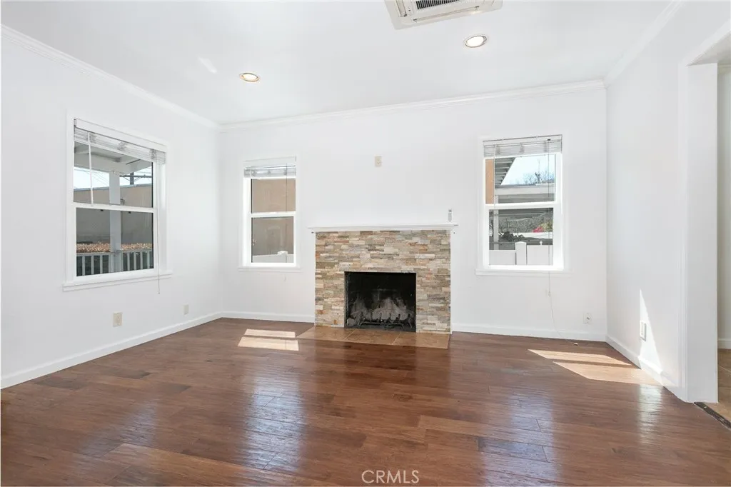 4355 Pennsylvania Avenue, La Crescenta, California 91214 home-pic-4