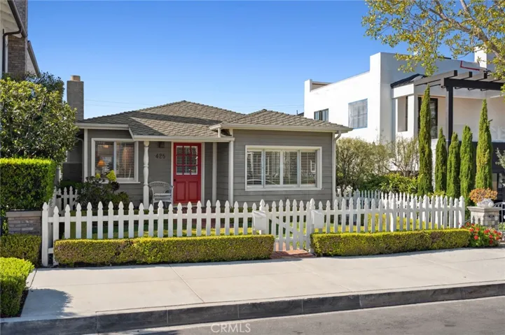 425 Dahlia Avenue, Corona Del Mar, California 92625